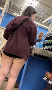 Pawg with Thick Legs