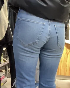 Teen Slut in Tight Jeans