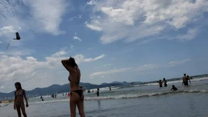 Brazillian beach creepshots, huge gallery of candid girls in swimsuits