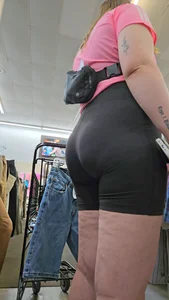 This PAWG’s VPL is to Die For