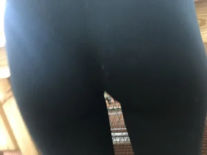 More ass at laundry mat