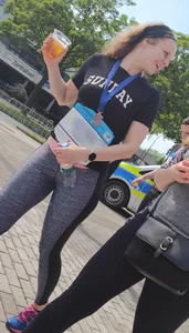 Sporty babe with a nice ass