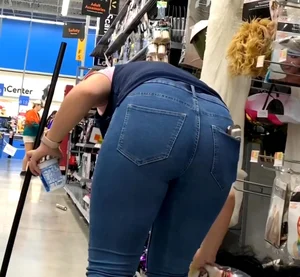 Walmart worker with thick ass (NOT-OC) credit TA candids