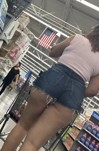 Cheeks out daisy dukes