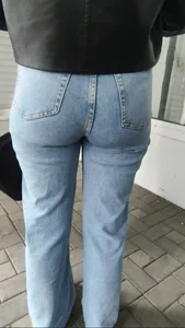 Girl with a round ass🍑