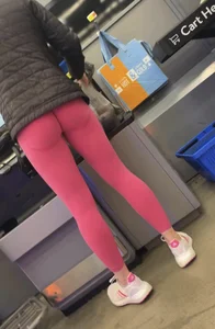 Battle of the blondes pt. 2 (purple vs pink)