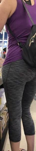 Big booty Milf in leggings 1220