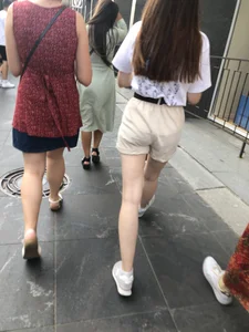 Cute Young Girl in Shorts Street And Subway Candid Gallery