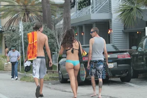 Even more hot and sexy bikini babes in Florida