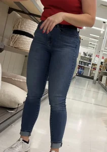 Milfy target worker bending over
