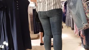 Thick girl shopping in tight jeans with a decent ass