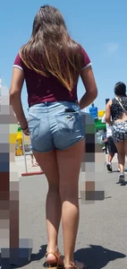 Nice booty in tight and short jean shorts