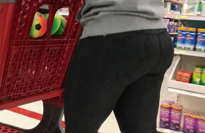 Target blonde milf with a nice ass in dark leggings