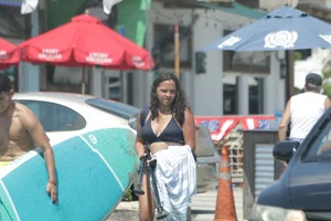 Candid Florida beach and bikini girls