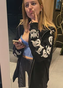 Lovely tits and the mac donalds, dutch oc😍