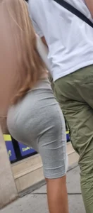 Juicy street booty