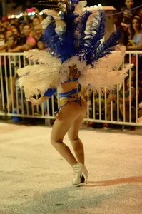 Sexy lady with a nice ass dressed up while dancing