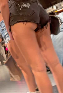 T33ns shopping denin short close up