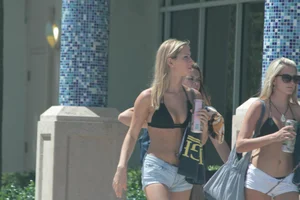 Huge collection of sexy girls out in bikinis in Florida
