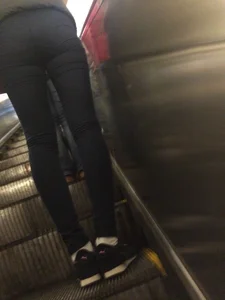 Nice Ass And Thin Legs in Tight Jeans Subway Escalator Closeup Creepshots