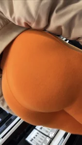Big booty Ebony wanted everyone to stare