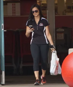 Candid girls in leggings and tights