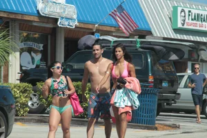 Florida beach and bikini girls