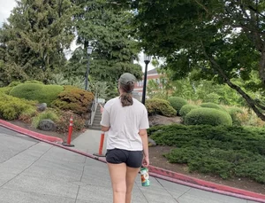 Thick college slut in shorts