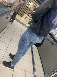 Teen slut tight jean ass
