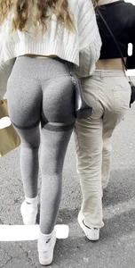 Amazing tight grey legging PAWG