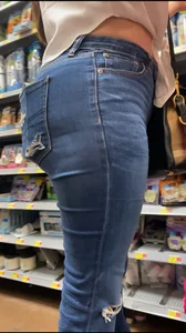Sexy latina milf with great ass