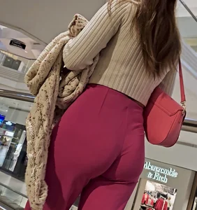 (GIFS) Latina Milf Nice Ass in Hot Pink Trousers