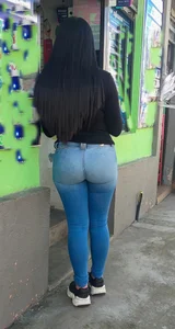 Hermoso culo en jeans apretado