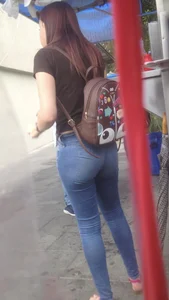 Beautiful plain pants in thin women. LOOK AT IT!