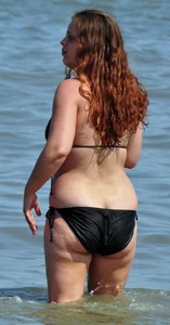 Thick Cape Town beach girl in tiny bikini