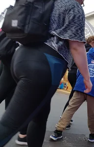 Fat ass girl in leggings with vpl