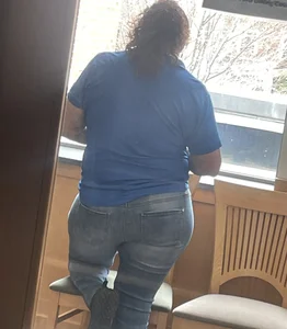Chubby mature in jeans