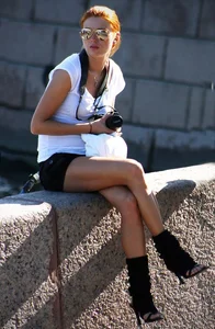 Street Candid of a Girl in Mini-Skirt With Perfect Legs