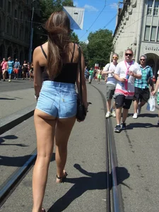 Sexy ass girl walking with friends in short shorts showing her nice ass cheeks