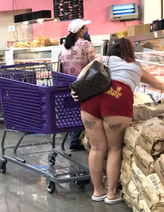 Latina with big booty in red shorts doesn't care about Rona