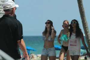 Various sexy Florida beach and bikini girls