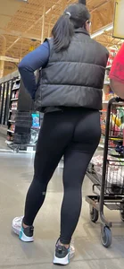 Tight booty Asian chic in black‼️