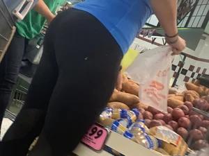 Grocery store tattooed babe in tight leggings