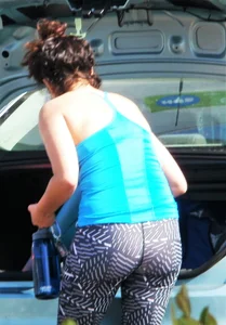 Candid girls in leggings and tights
