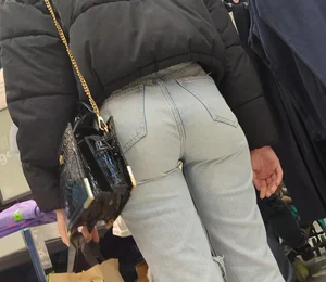 Cute face in jeans