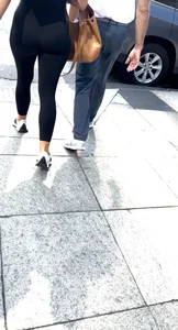 FIT SEXY ASS MILF