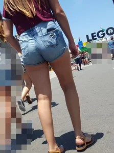 Nice booty in tight and short jean shorts