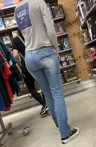 Nerdy booty in tight jeans