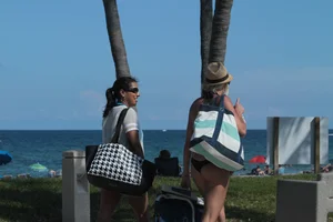 Another gallery of sexy Deerfield Beach girls in bikinis