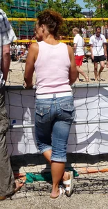 Candid girls wearing tight blue jeans with nice booties on the street creepshots